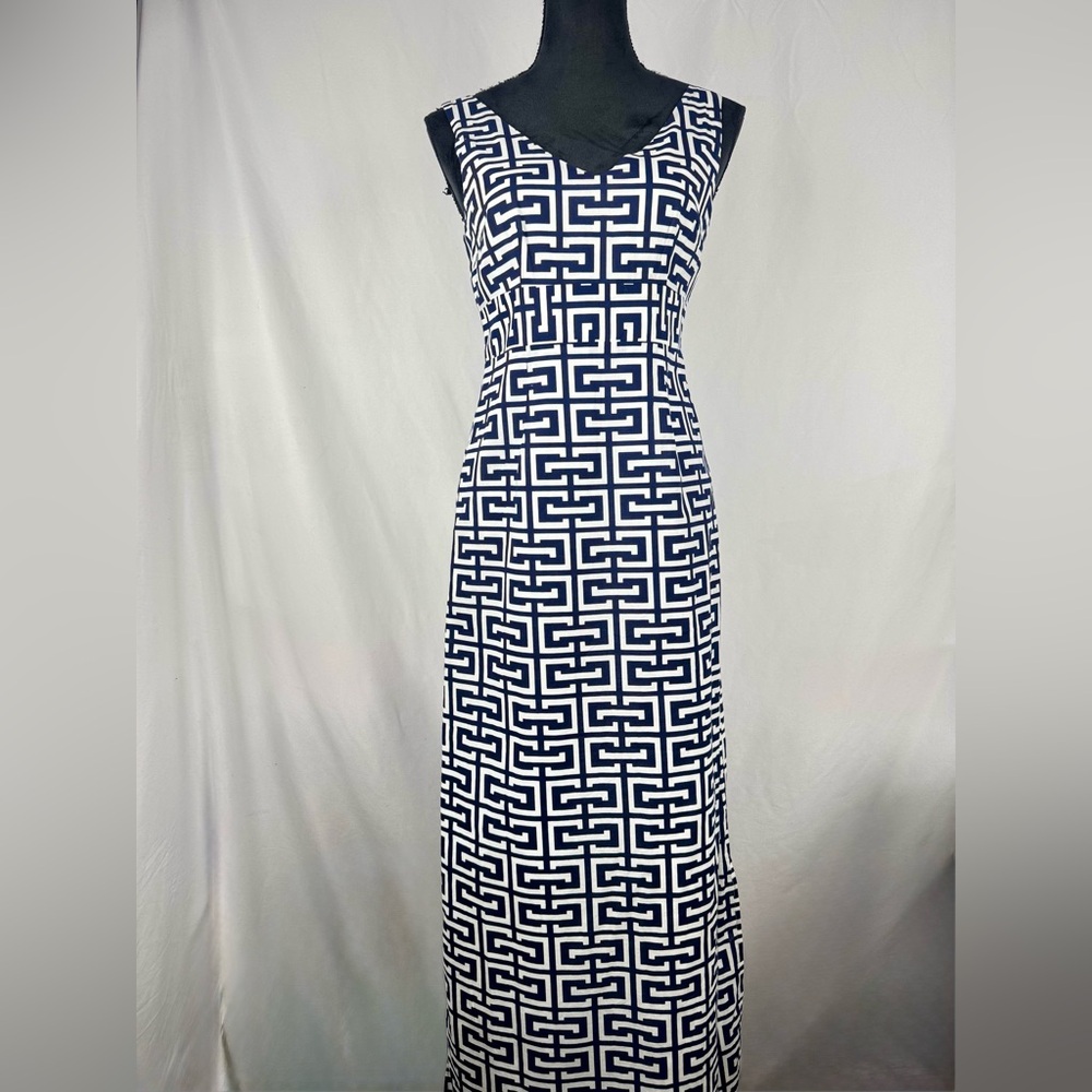 Skirtin Around Navy and White Geometric Sleeveless Maxi Dress - Picture 2 of 6